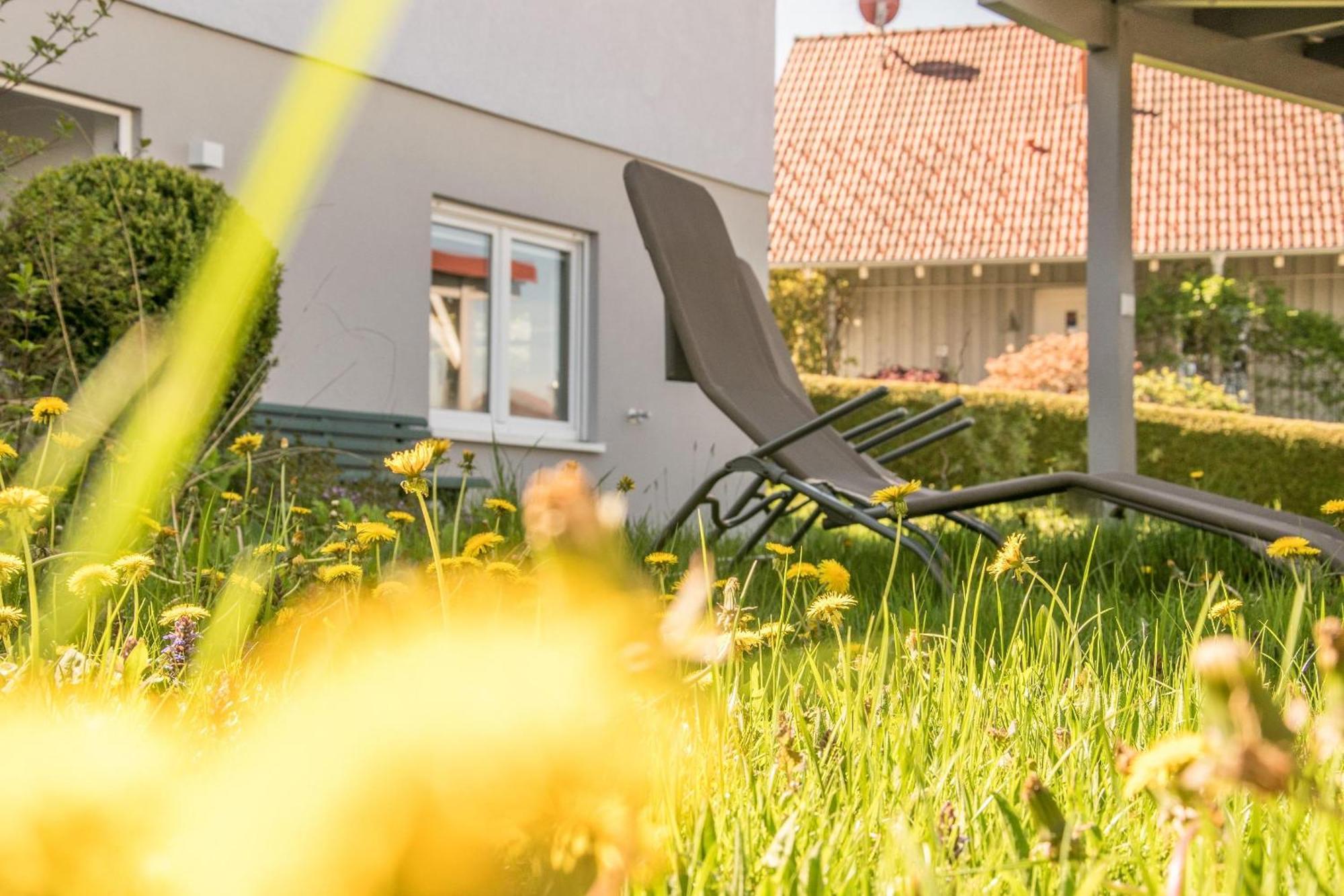 Ferienwohnung "Urlaub Bei Lina" Hergatz Bagian luar foto